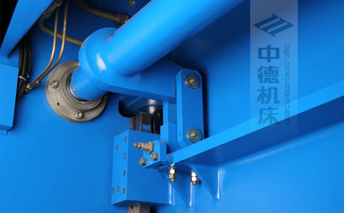 ZDPK-6325配有中德公司最新型扭軸同步裝置，強(qiáng)度高，能調(diào)節(jié)，專利技術(shù).jpg